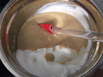 咖啡奶油蛋糕怎么做，咖啡奶油蛋糕怎么做好吃，咖啡奶油蛋糕做法