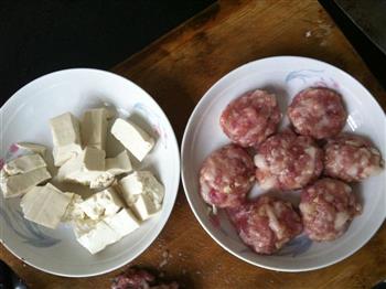 生菜豆腐肉丸汤怎么做，生菜豆腐肉丸汤怎么做好吃，生菜豆腐肉丸汤做法