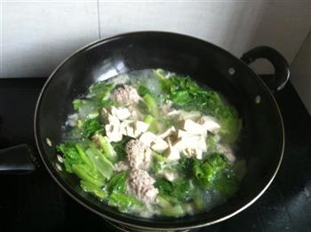 生菜豆腐肉丸汤怎么做，生菜豆腐肉丸汤怎么做好吃，生菜豆腐肉丸汤做法