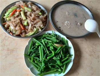 筒骨、花胶、皮蛋粥怎么做，筒骨、花胶、皮蛋粥怎么做好吃，筒骨、花胶、皮蛋粥做法