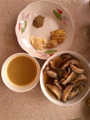 姜汤蘑菇怎么做，姜汤蘑菇怎么做好吃，姜汤蘑菇做法