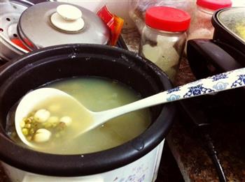 夏日降火—绿豆莲子汤怎么做，夏日降火—绿豆莲子汤怎么做好吃，夏日降火—绿豆莲子汤做法
