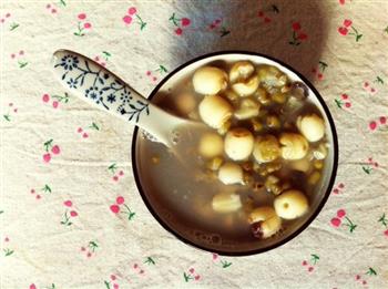 夏日降火—绿豆莲子汤怎么做，夏日降火—绿豆莲子汤怎么做好吃，夏日降火—绿豆莲子汤做法