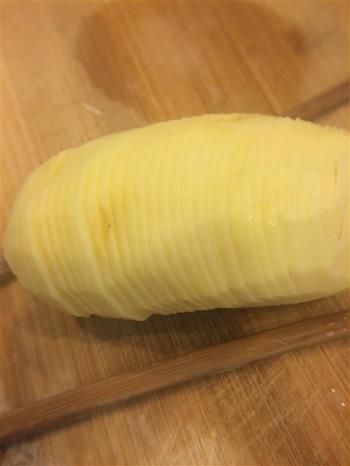 培根风琴土豆怎么做，培根风琴土豆怎么做好吃，培根风琴土豆做法