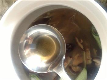 养生排骨牛肉杂菌汤怎么做，养生排骨牛肉杂菌汤怎么做好吃，养生排骨牛肉杂菌汤做法
