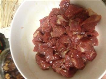养生排骨牛肉杂菌汤怎么做，养生排骨牛肉杂菌汤怎么做好吃，养生排骨牛肉杂菌汤做法