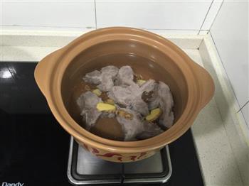 砂锅咸骨芥菜煲怎么做，砂锅咸骨芥菜煲怎么做好吃，砂锅咸骨芥菜煲做法