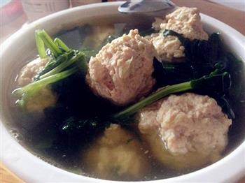 鲜菌汤汆丸子怎么做，鲜菌汤汆丸子怎么做好吃，鲜菌汤汆丸子做法