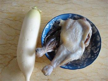 咸鸡炖萝卜怎么做，咸鸡炖萝卜怎么做好吃，咸鸡炖萝卜做法