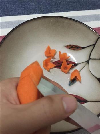 童趣土豆泥-小刺猬偷葡萄怎么做，童趣土豆泥-小刺猬偷葡萄怎么做好吃，童趣土豆泥-小刺猬偷葡萄做法