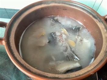 新鲜螺旋藻鱼骨汤怎么做，新鲜螺旋藻鱼骨汤怎么做好吃，新鲜螺旋藻鱼骨汤做法