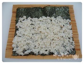 牛肉紫菜包饭怎么做，牛肉紫菜包饭怎么做好吃，牛肉紫菜包饭做法