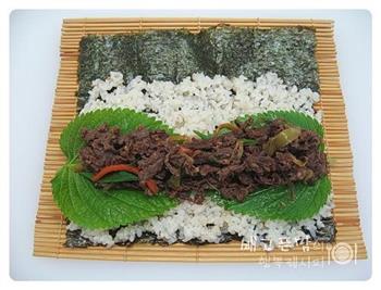 牛肉紫菜包饭怎么做，牛肉紫菜包饭怎么做好吃，牛肉紫菜包饭做法
