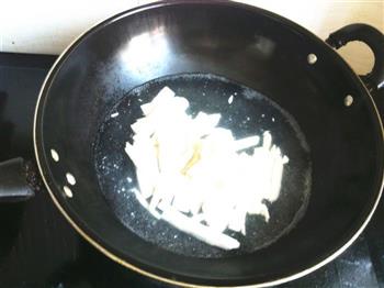 木耳豆腐丝汤怎么做，木耳豆腐丝汤怎么做好吃，木耳豆腐丝汤做法