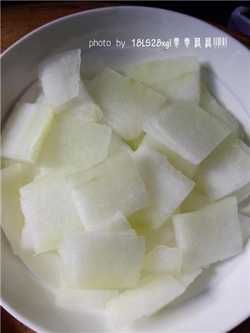 冬瓜荷叶煲老鸭怎么做，冬瓜荷叶煲老鸭怎么做好吃，冬瓜荷叶煲老鸭做法