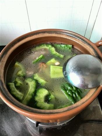 清热去火-凉瓜黄豆排骨汤怎么做，清热去火-凉瓜黄豆排骨汤怎么做好吃，清热去火-凉瓜黄豆排骨汤做法
