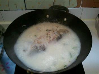零基础的美味萝卜丝鲫鱼汤怎么做，零基础的美味萝卜丝鲫鱼汤怎么做好吃，零基础的美味萝卜丝鲫鱼汤做法