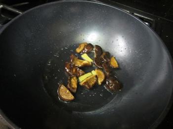香菇豆腐烩黄鱼怎么做，香菇豆腐烩黄鱼怎么做好吃，香菇豆腐烩黄鱼做法