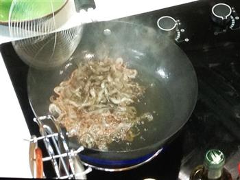 油爆小河虾怎么做，油爆小河虾怎么做好吃，油爆小河虾做法