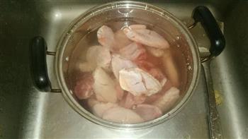 香菇腔骨汤怎么做，香菇腔骨汤怎么做好吃，香菇腔骨汤做法