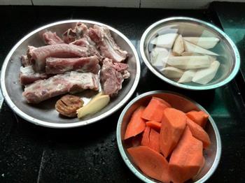 山药胡萝卜排骨汤怎么做，山药胡萝卜排骨汤怎么做好吃，山药胡萝卜排骨汤做法