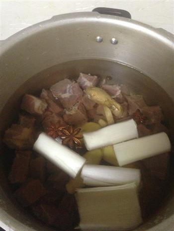 牛腩牛筋汤怎么做，牛腩牛筋汤怎么做好吃，牛腩牛筋汤做法