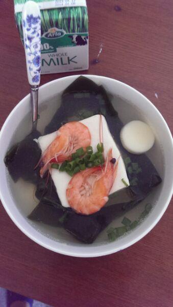 海带豆腐鲜虾清汤怎么做，海带豆腐鲜虾清汤怎么做好吃，海带豆腐鲜虾清汤做法