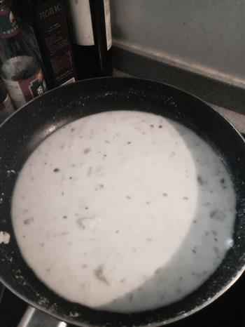 鸡茸蘑菇牛奶汤怎么做，鸡茸蘑菇牛奶汤怎么做好吃，鸡茸蘑菇牛奶汤做法