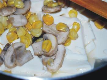 粟米磨菇烩豆腐怎么做，粟米磨菇烩豆腐怎么做好吃，粟米磨菇烩豆腐做法