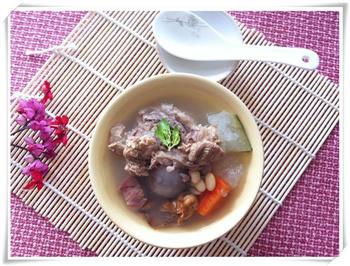 冬瓜火腿蚝干咸骨汤怎么做，冬瓜火腿蚝干咸骨汤怎么做好吃，冬瓜火腿蚝干咸骨汤做法