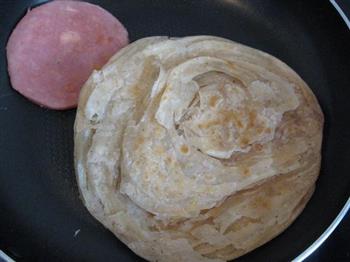 火腿蛋手抓饼怎么做，火腿蛋手抓饼怎么做好吃，火腿蛋手抓饼做法