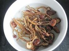 养生排骨菌汤怎么做，养生排骨菌汤怎么做好吃，养生排骨菌汤做法