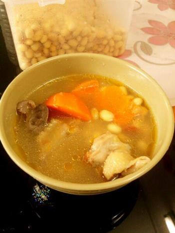 苦瓜黄豆炖鸡汤怎么做，苦瓜黄豆炖鸡汤怎么做好吃，苦瓜黄豆炖鸡汤做法