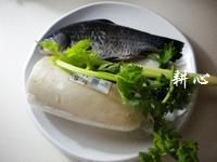 萝卜芹菜鲫鱼汤怎么做，萝卜芹菜鲫鱼汤怎么做好吃，萝卜芹菜鲫鱼汤做法