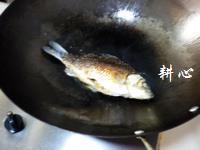 苦瓜鲫鱼汤怎么做，苦瓜鲫鱼汤怎么做好吃，苦瓜鲫鱼汤做法