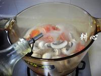 猪肝蘑菇番茄汤怎么做，猪肝蘑菇番茄汤怎么做好吃，猪肝蘑菇番茄汤做法