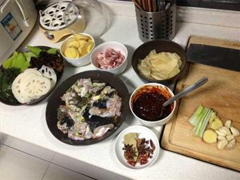 香锅牛蛙怎么做，香锅牛蛙怎么做好吃，香锅牛蛙做法