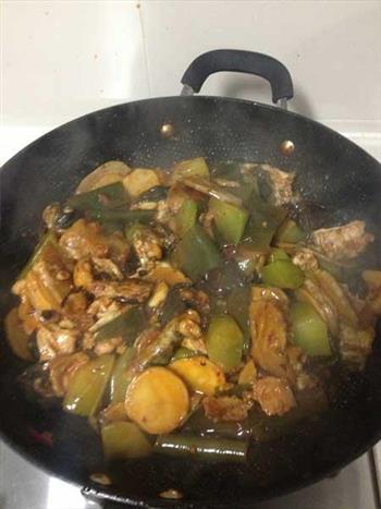 香锅牛蛙怎么做，香锅牛蛙怎么做好吃，香锅牛蛙做法