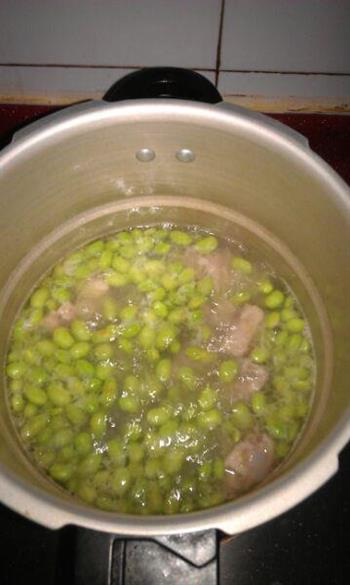 毛豆排骨汤怎么做，毛豆排骨汤怎么做好吃，毛豆排骨汤做法