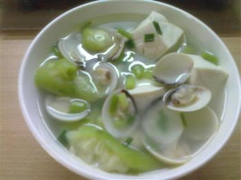 蛤蜊豆腐丝瓜汤怎么做，蛤蜊豆腐丝瓜汤怎么做好吃，蛤蜊豆腐丝瓜汤做法
