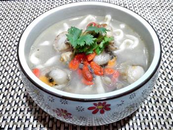 骨汤海鲜面怎么做，骨汤海鲜面怎么做好吃，骨汤海鲜面做法