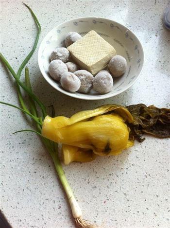 酸菜豆腐猪肉丸汤怎么做，酸菜豆腐猪肉丸汤怎么做好吃，酸菜豆腐猪肉丸汤做法
