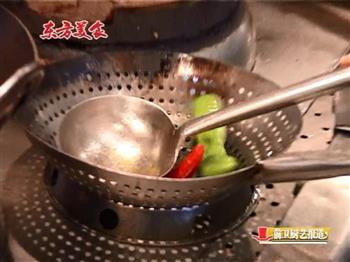海鲶鱼炖豆腐怎么做，海鲶鱼炖豆腐怎么做好吃，海鲶鱼炖豆腐做法