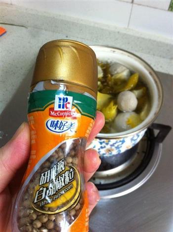 酸菜豆腐猪肉丸汤怎么做，酸菜豆腐猪肉丸汤怎么做好吃，酸菜豆腐猪肉丸汤做法