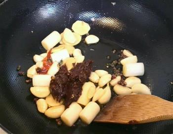 辣烧鲶鱼怎么做，辣烧鲶鱼怎么做好吃，辣烧鲶鱼做法