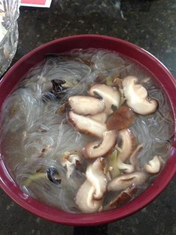 蘑菇粉丝汤怎么做，蘑菇粉丝汤怎么做好吃，蘑菇粉丝汤做法