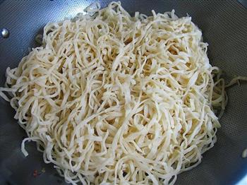 豆芽焖面怎么做，豆芽焖面怎么做好吃，豆芽焖面做法
