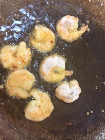 葱爆虾仁怎么做，葱爆虾仁怎么做好吃，葱爆虾仁做法