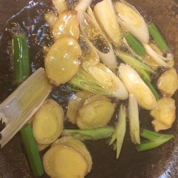 葱爆虾仁怎么做，葱爆虾仁怎么做好吃，葱爆虾仁做法