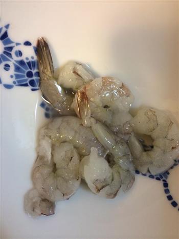 葱爆虾仁怎么做，葱爆虾仁怎么做好吃，葱爆虾仁做法